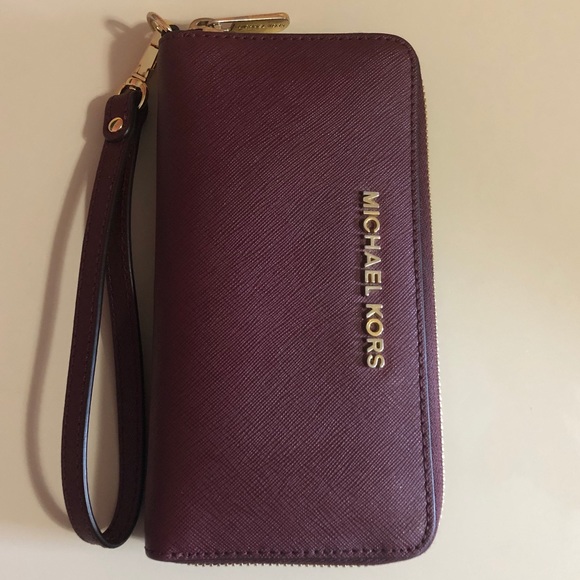 MICHAEL Michael Kors Handbags - MICHAEL Michael Kors Wristlet
